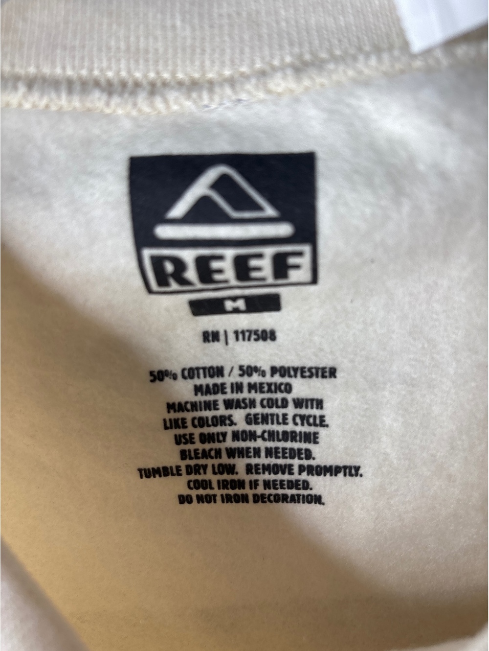 Reef pullover size M - Picture 2 of 3